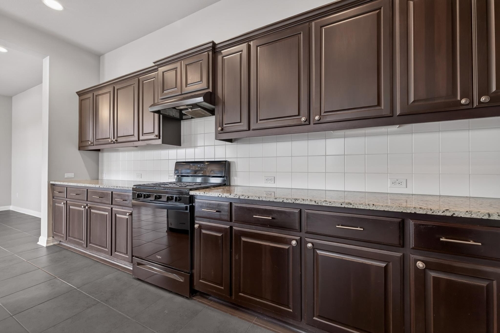1501 Lawrence St - Photo 9
