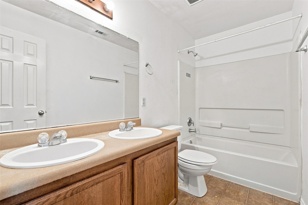 5708 Colinton Ave - Photo 11