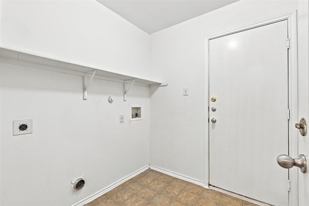 5708 Colinton Ave - Photo 12