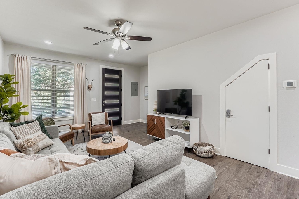 18803 Hogan Cir - Photo 3