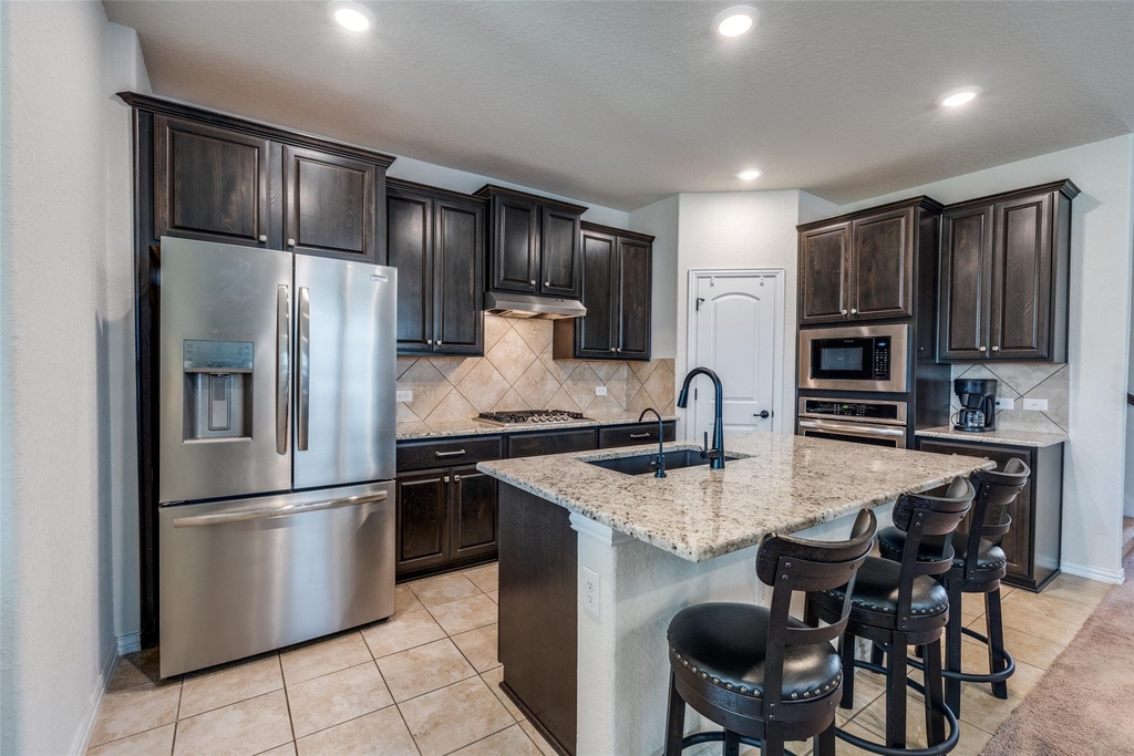 1624 Stone House Dr - Photo 6