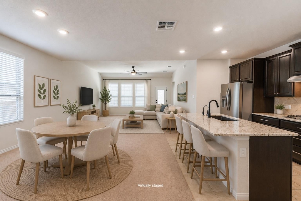 1624 Stone House Dr - Photo 2