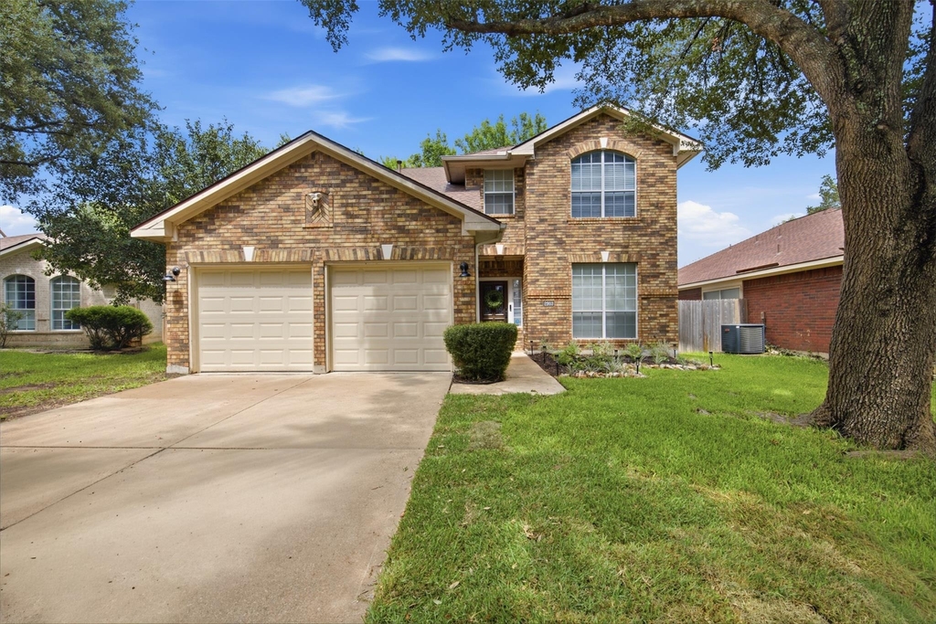 2903 Pioneer Way - Photo 0