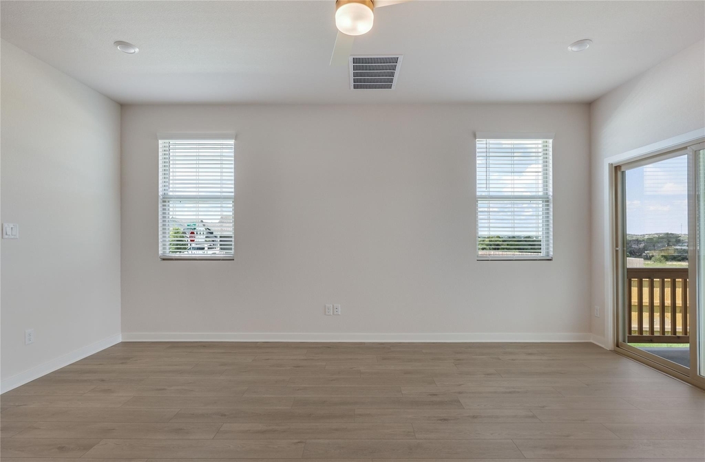 261 Crater Lake Dr - Photo 4