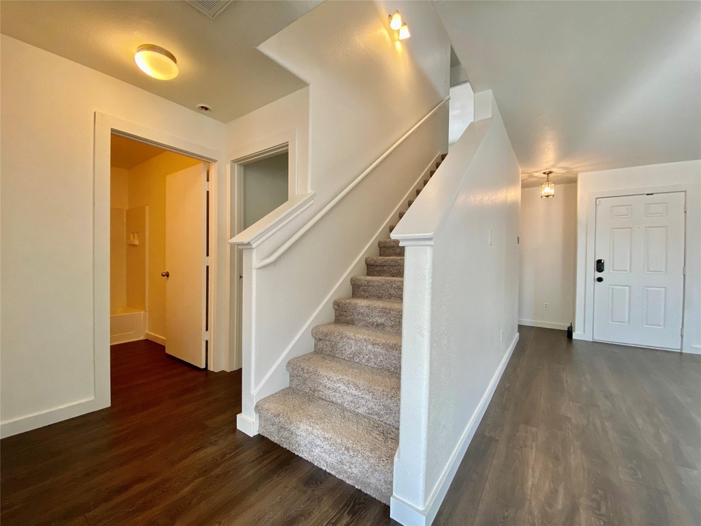6608 Ferrystone Pass - Photo 3