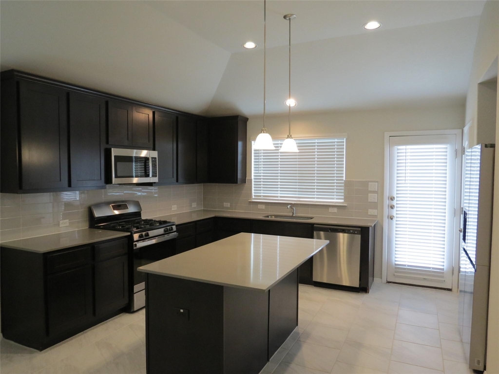 201 Stein Rd - Photo 7