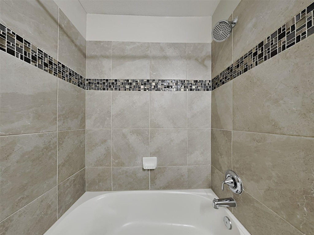 1052 Esplanade Pkwy - Photo 13