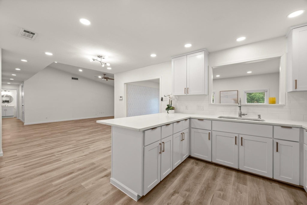 13307 Effingham St - Photo 8