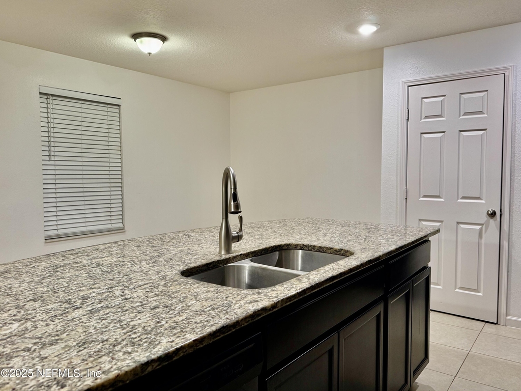 8709 Lake George Circle E - Photo 5