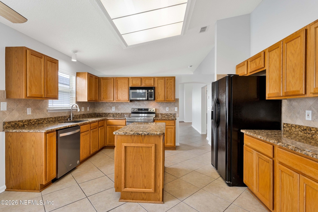 1410 Runes Court - Photo 6