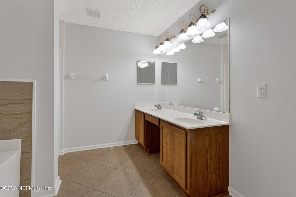 1410 Runes Court - Photo 14