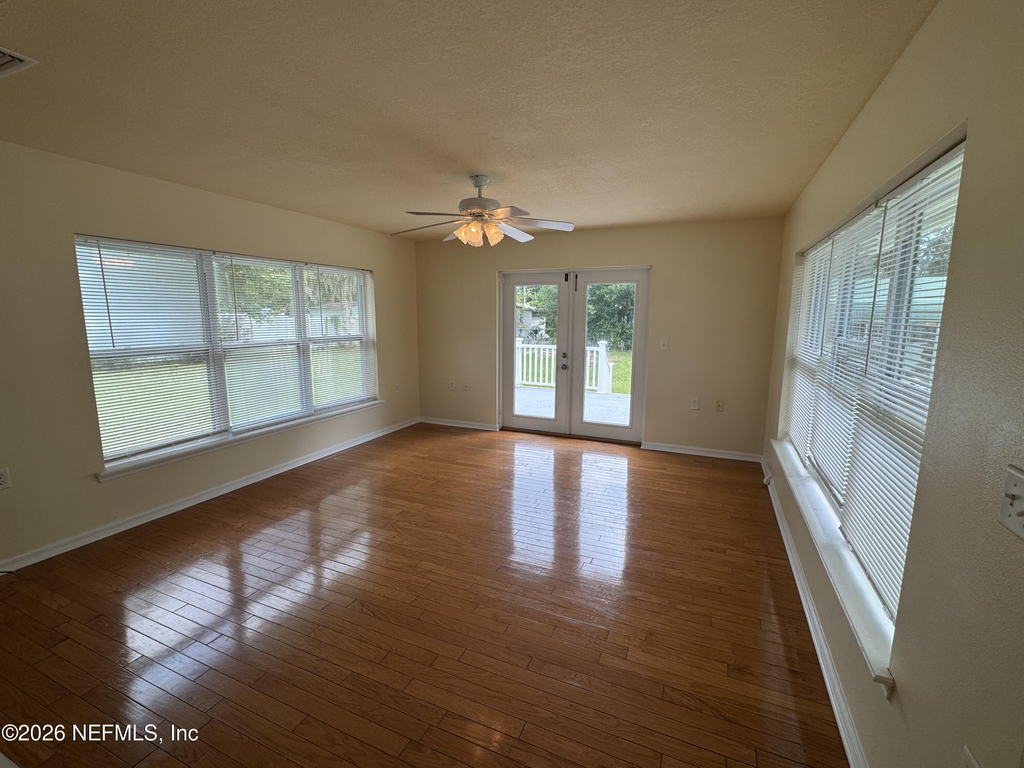 2201 Laurel Street - Photo 7