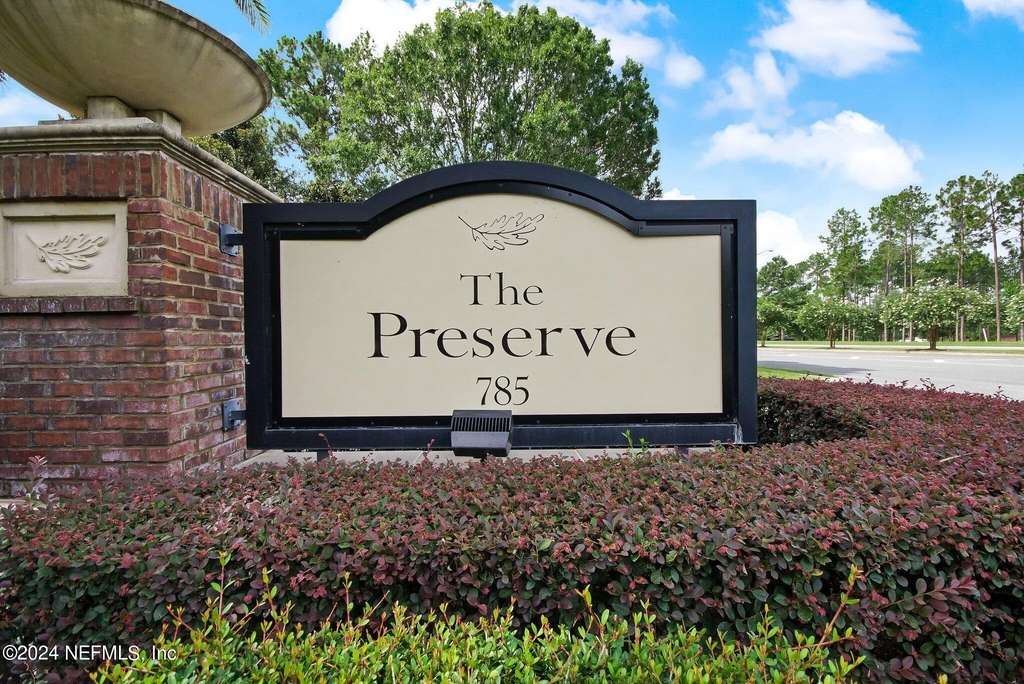 785 Oakleaf Plantation Parkway - Photo 0