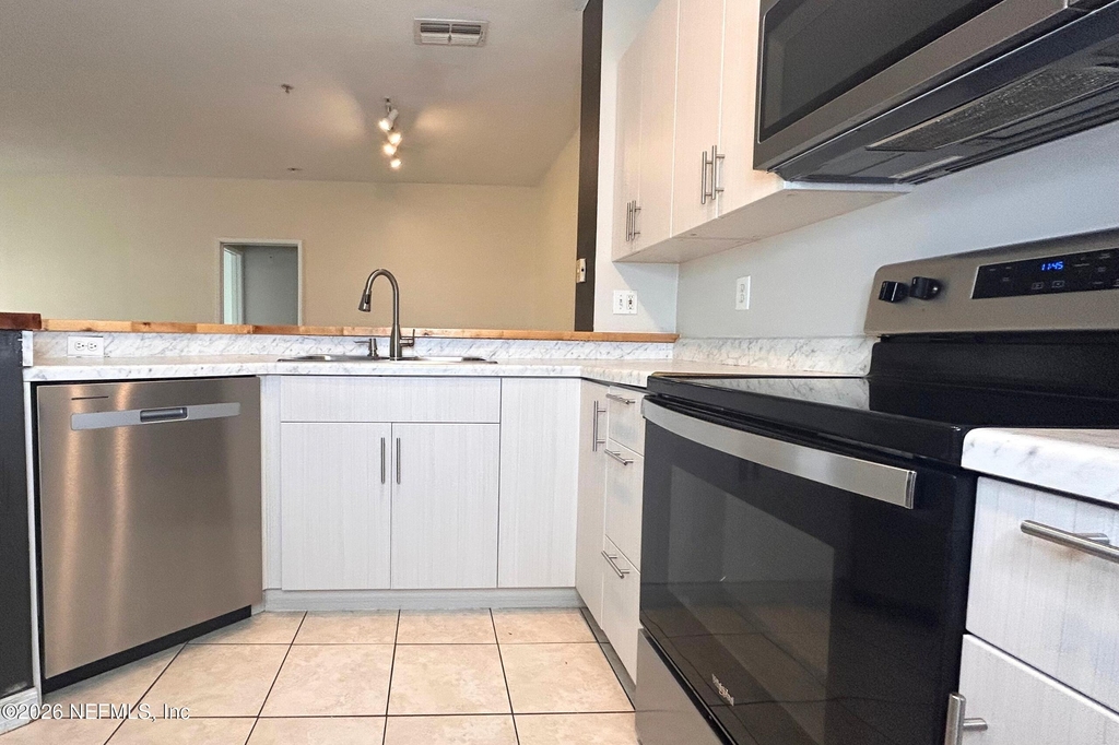 535 Florida Club Boulevard - Photo 11