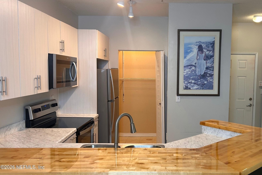 535 Florida Club Boulevard - Photo 13