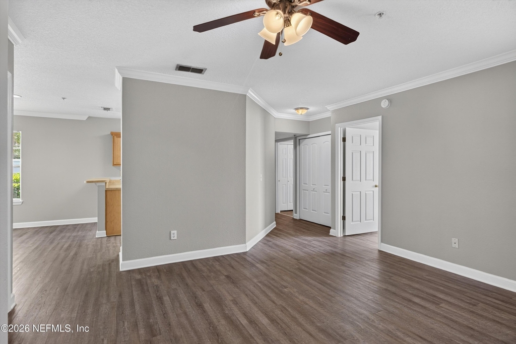1701 The Greens Way - Photo 4