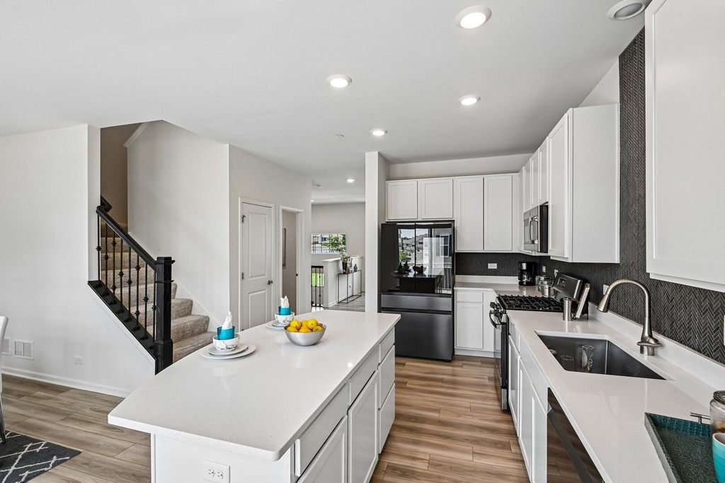 1611 Bentz Way - Photo 12