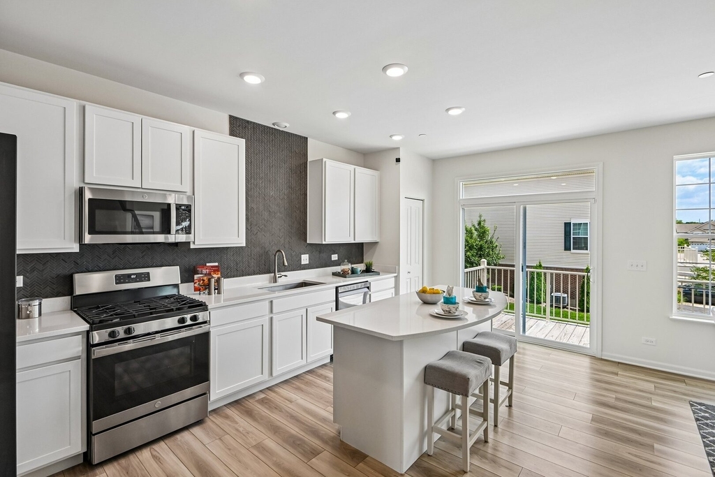1611 Bentz Way - Photo 9