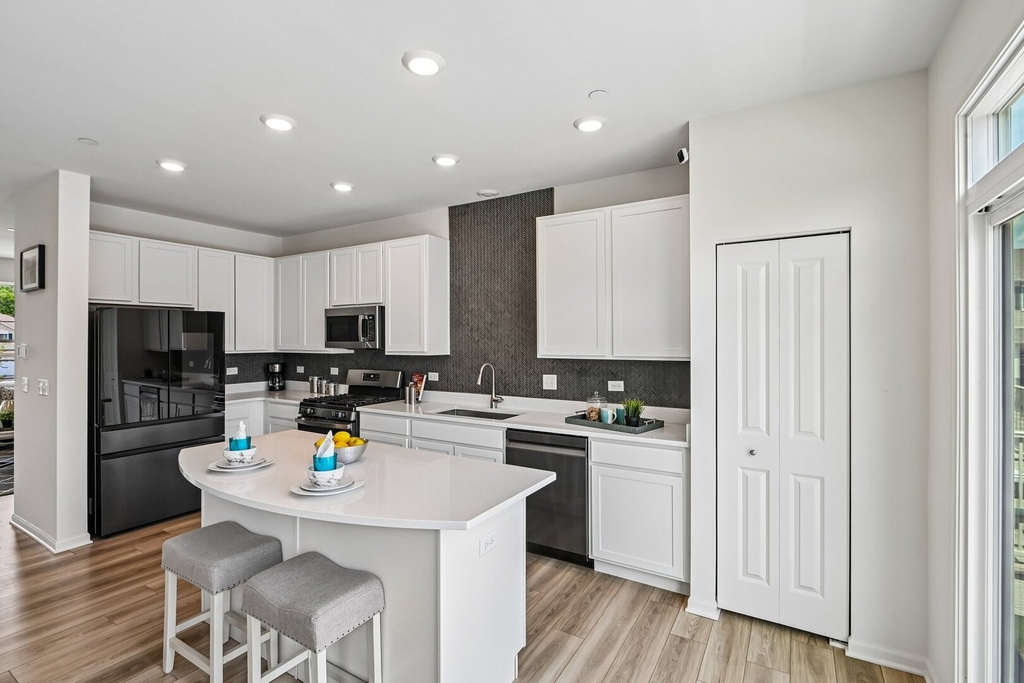 1611 Bentz Way - Photo 11