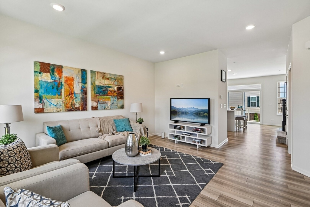 1611 Bentz Way - Photo 3