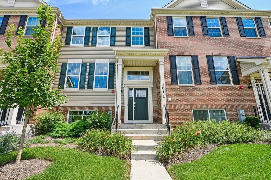 1611 Bentz Way - Photo 0