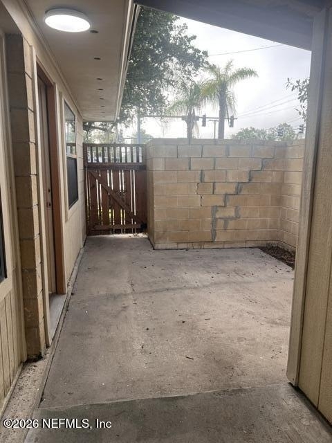 305 W Washington Street - Photo 9