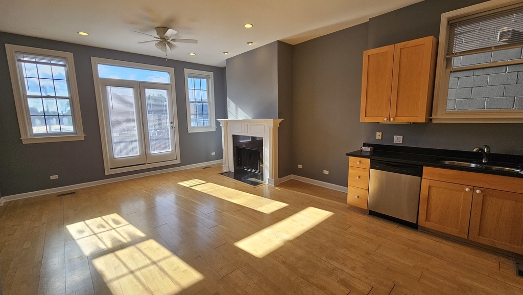 511 N Hartland Court - Photo 4