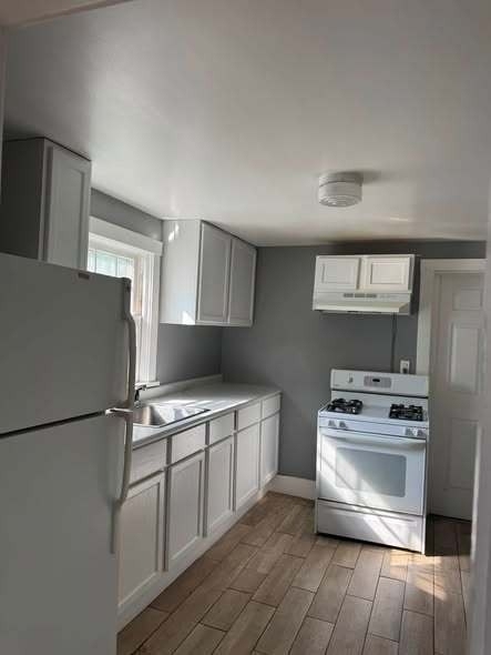 512 Clark Street - Photo 0