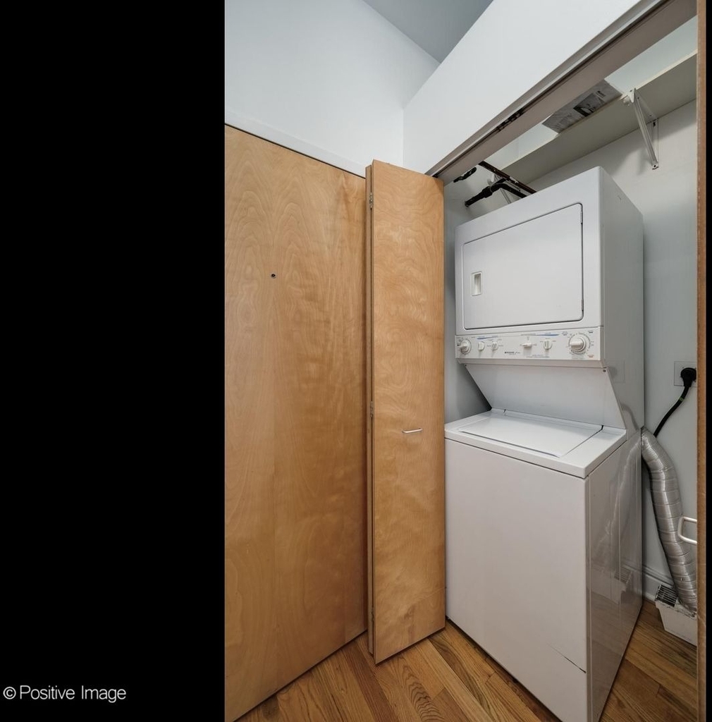 212 W Washington Street - Photo 15