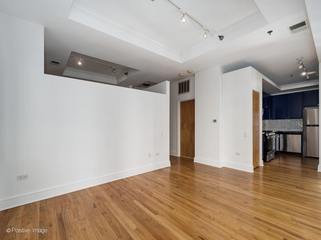 212 W Washington Street - Photo 7