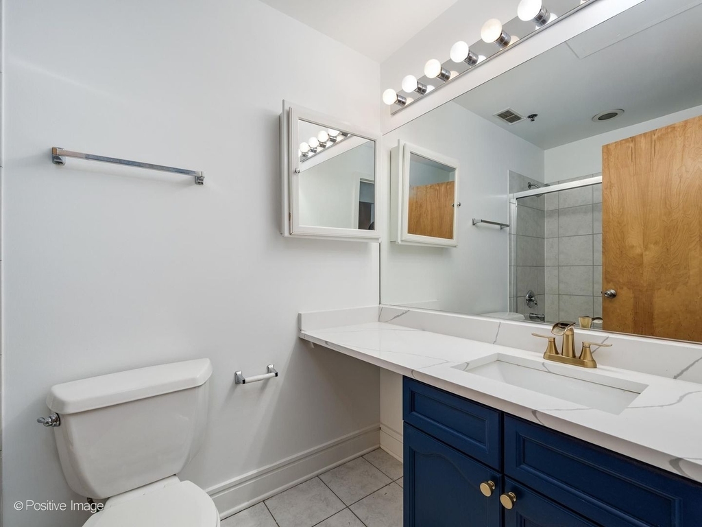 212 W Washington Street - Photo 14
