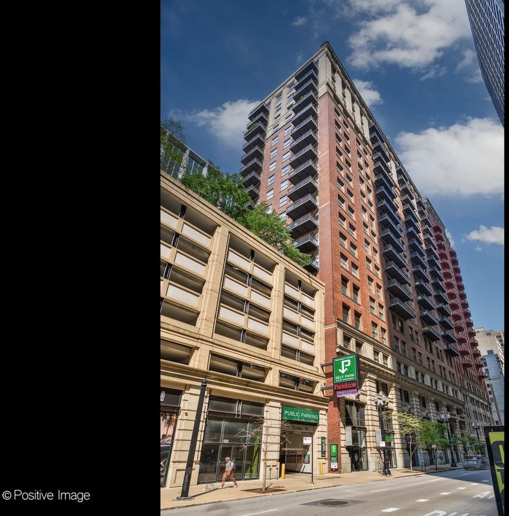 212 W Washington Street - Photo 0