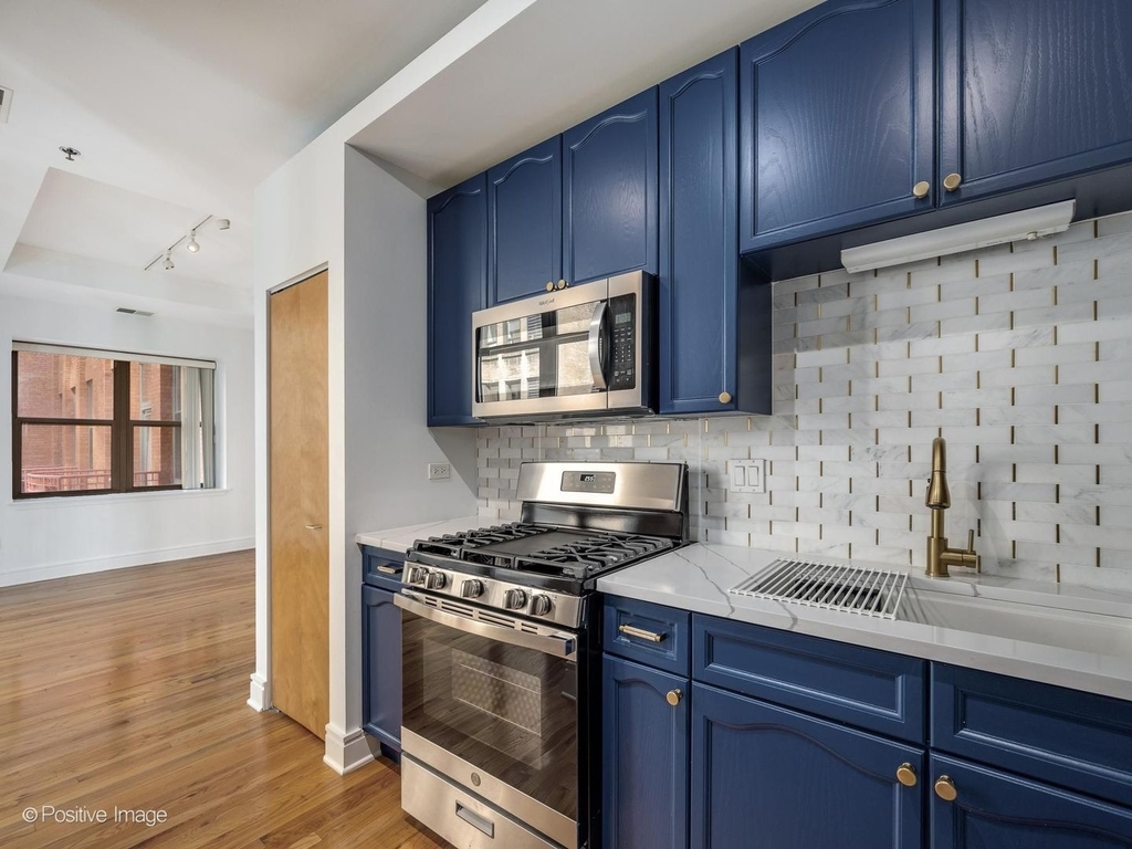 212 W Washington Street - Photo 11