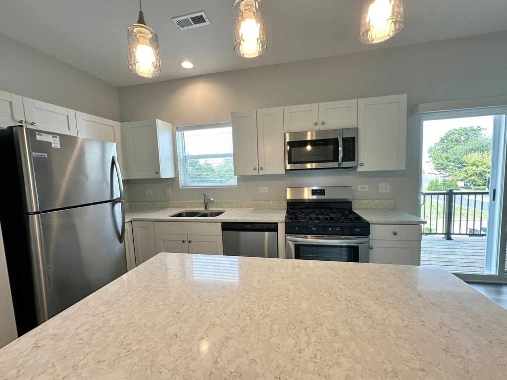 855 E Main Street - Photo 3