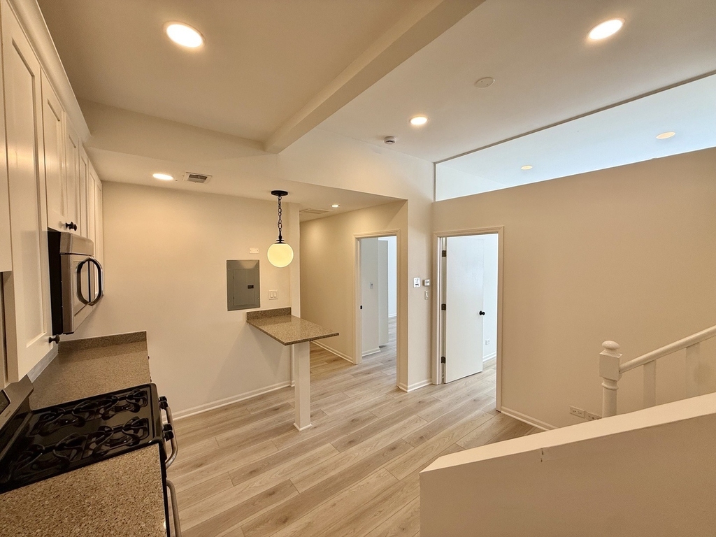 937 W Armitage Avenue - Photo 13