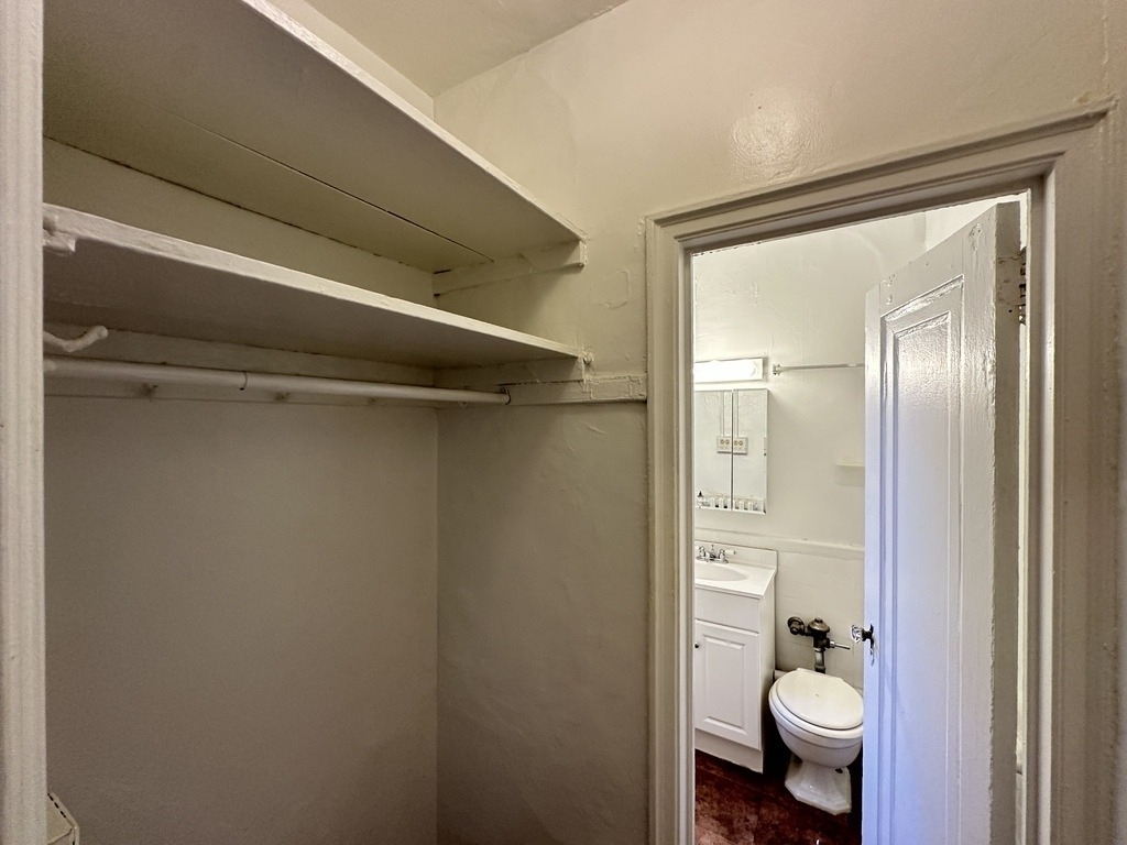 434 W Wellington Avenue - Photo 16