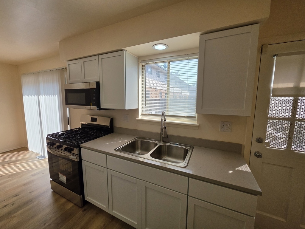 5044 Brighton Lane - Photo 3