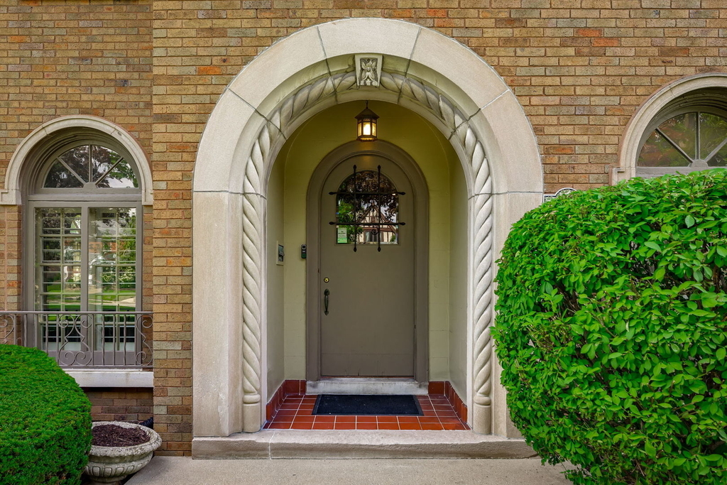 1135 N Kenilworth Avenue - Photo 2