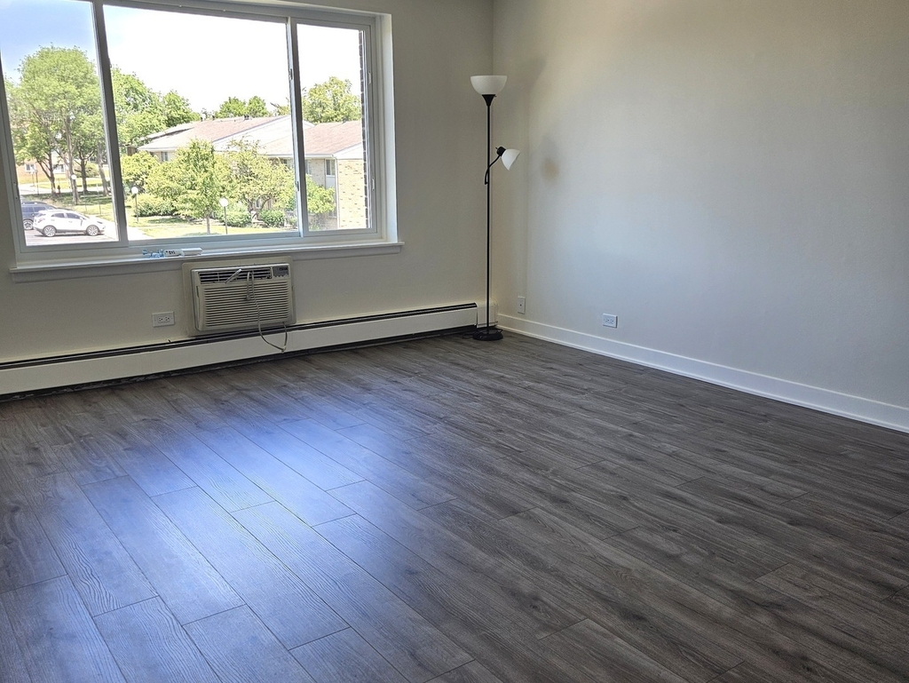1375 Rebecca Drive - Photo 2
