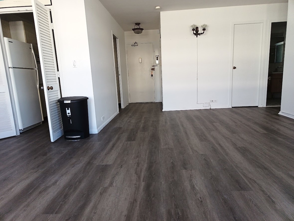 5757 N Sheridan Road - Photo 2