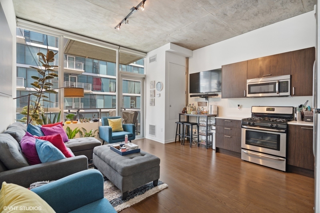 1345 S Wabash Avenue - Photo 1