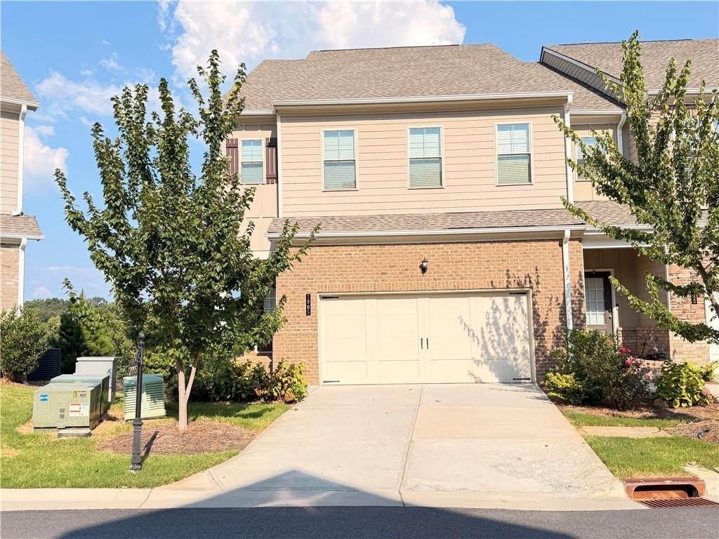 2005 Manor Pointe Drive - Photo 0