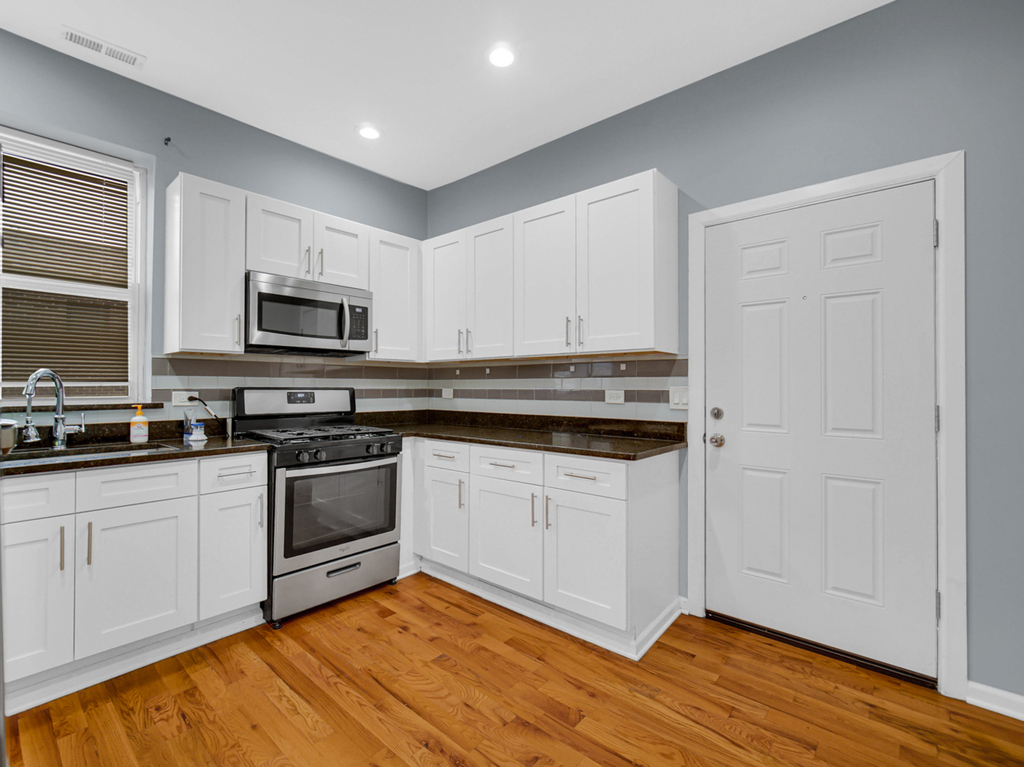 2610 W 38th Street - Photo 8