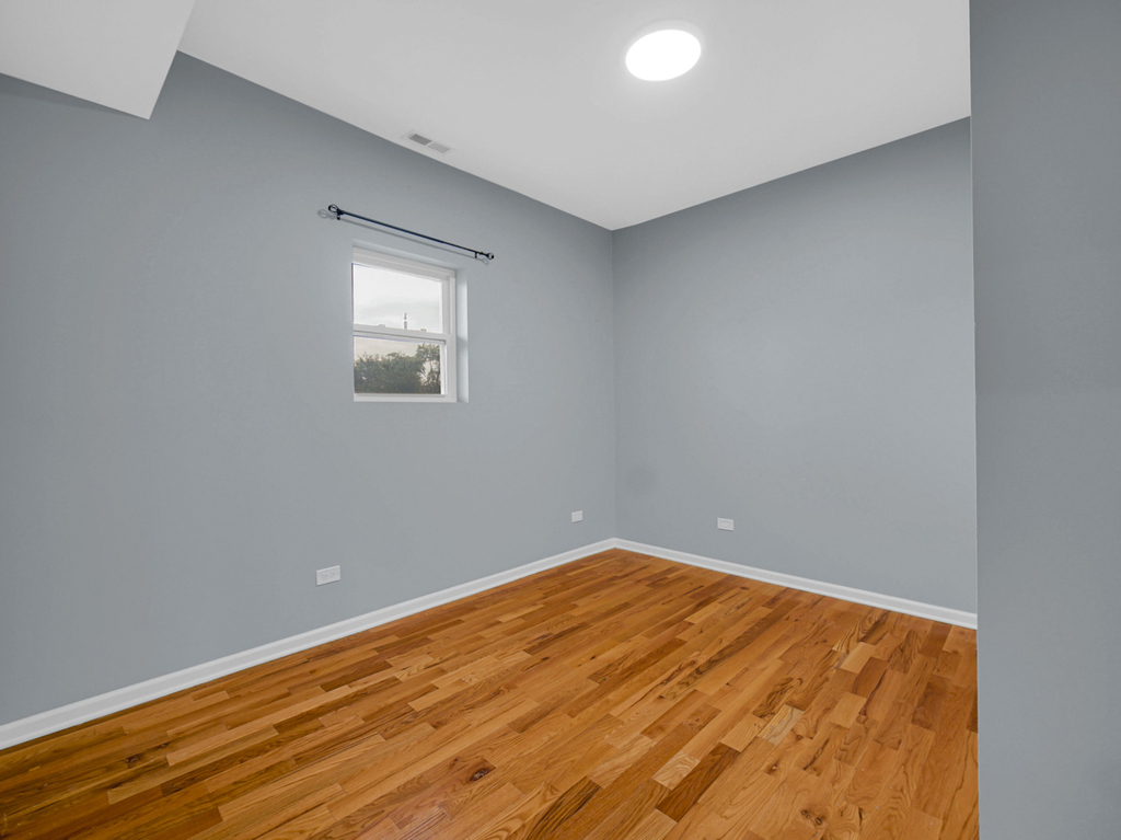 2610 W 38th Street - Photo 11
