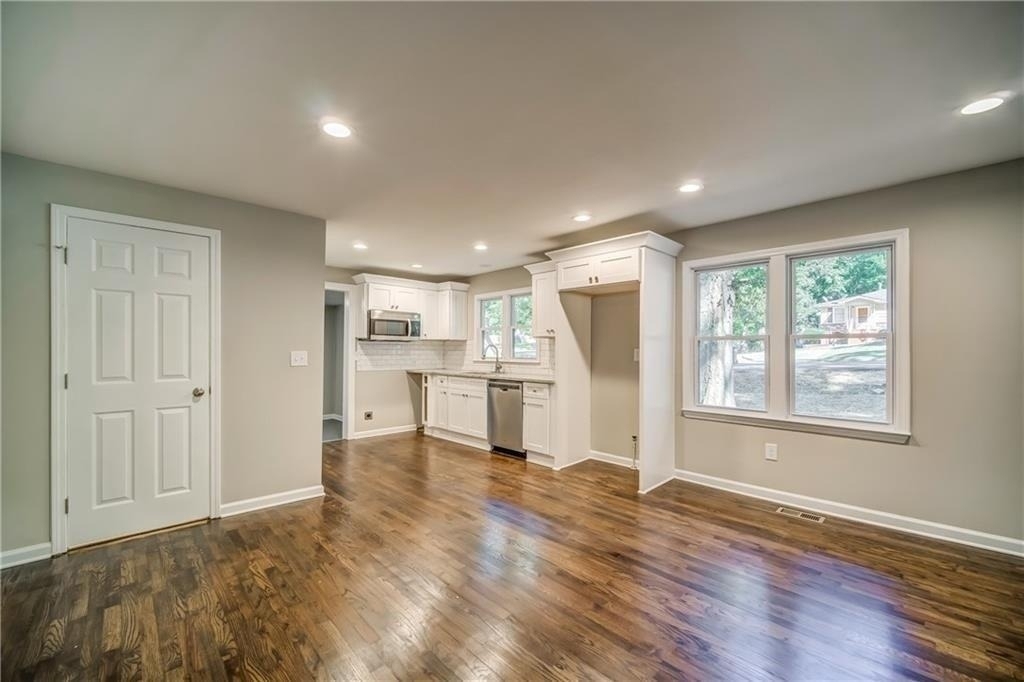 6429 Gordon Street - Photo 4