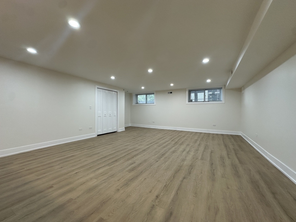 4338 N Clarendon Avenue - Photo 10
