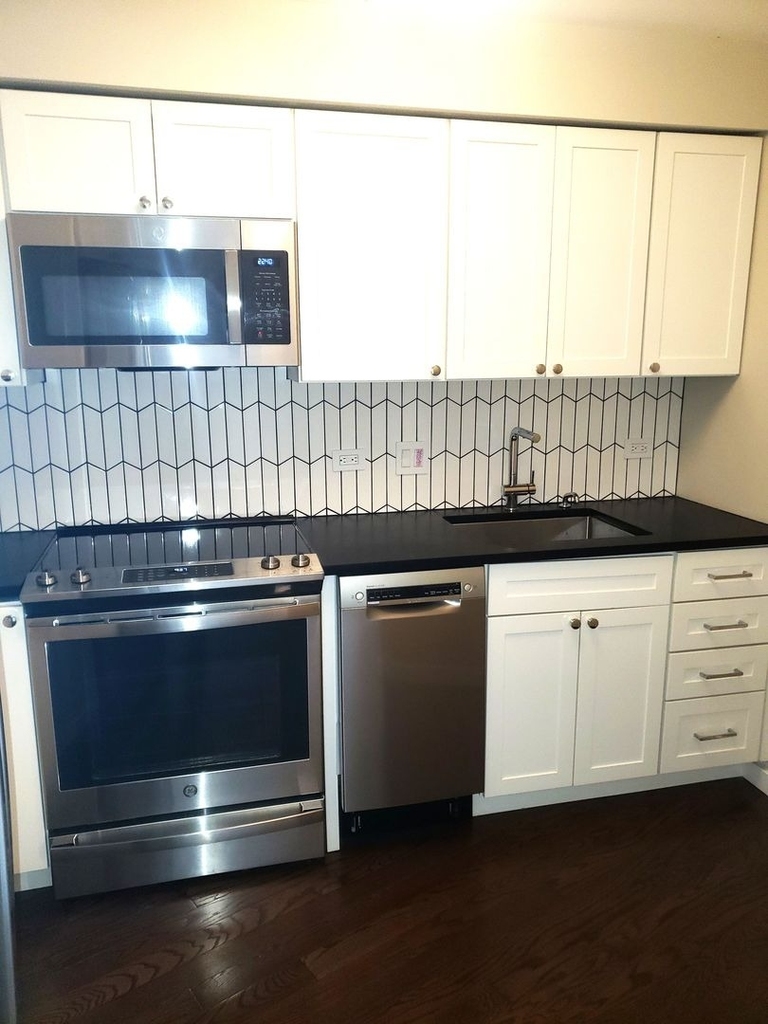300 N State Street - Photo 4