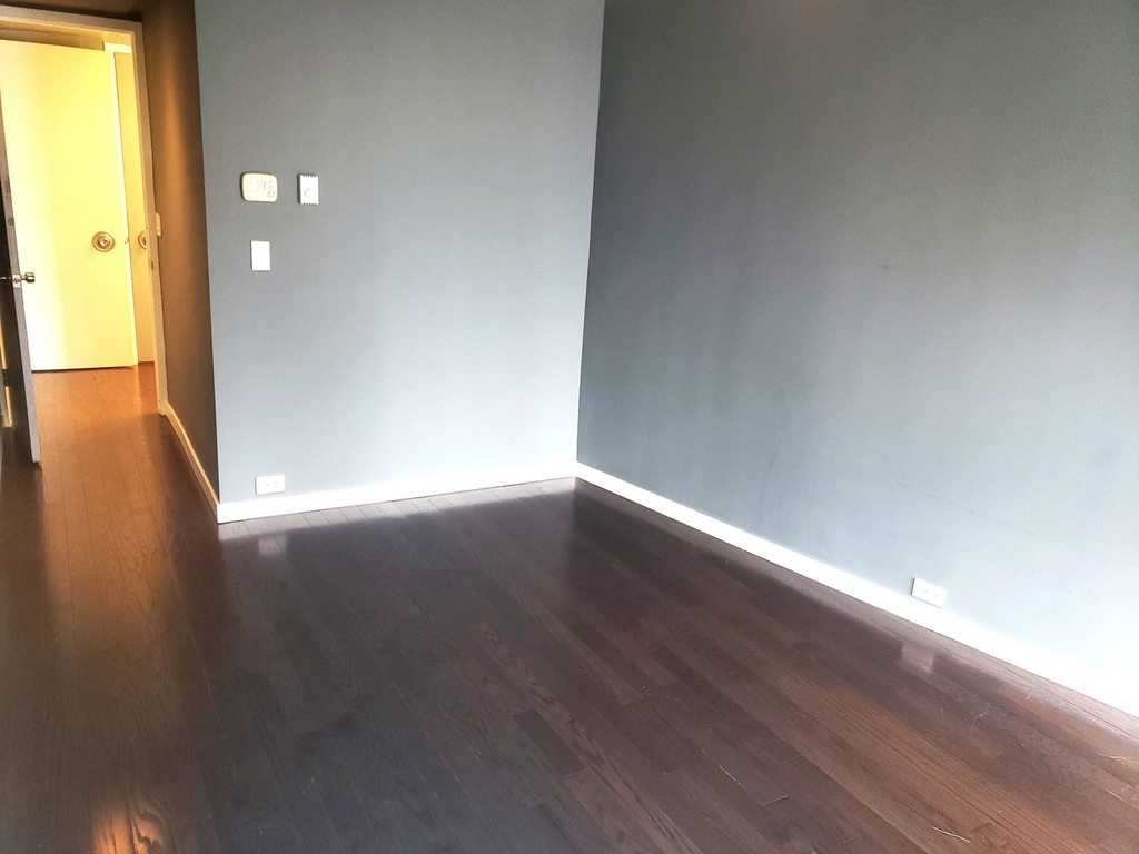 300 N State Street - Photo 16