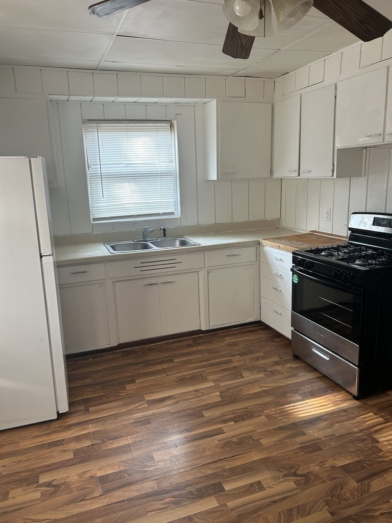 2415 Main Street - Photo 1
