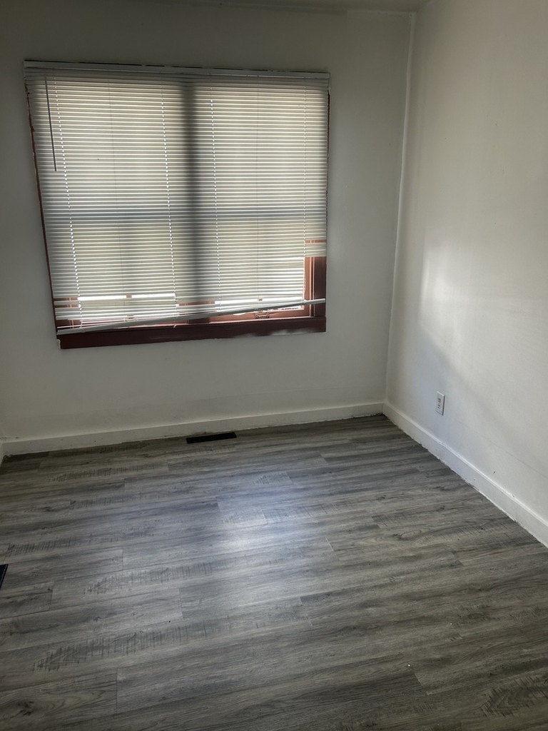2415 Main Street - Photo 3